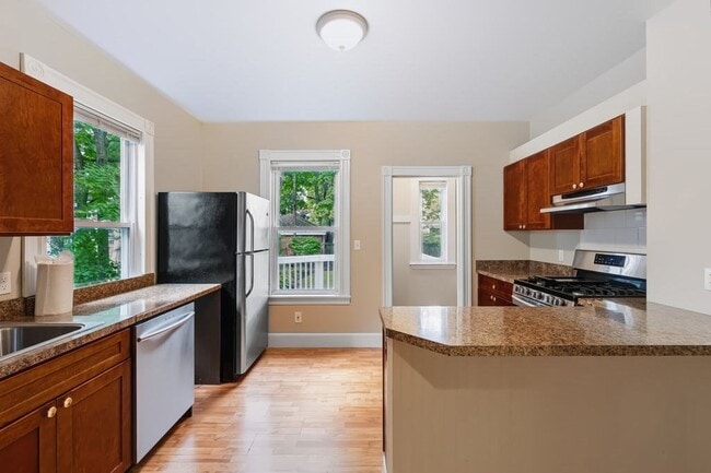 Photo - 37 Thorndike St
