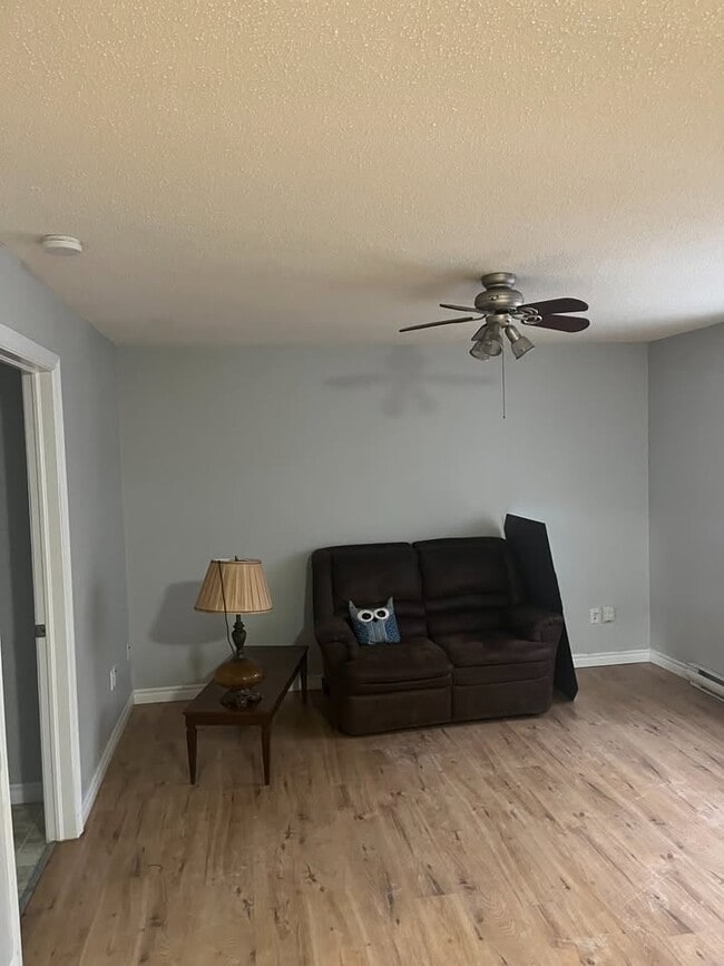 Photo - 10534 Rue Principale Unit 10534 - B