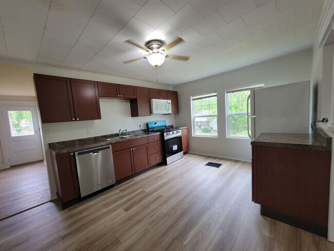 Photo - 3 Bedroom, 1 Bath, Section 8 Approved & Available Immediately