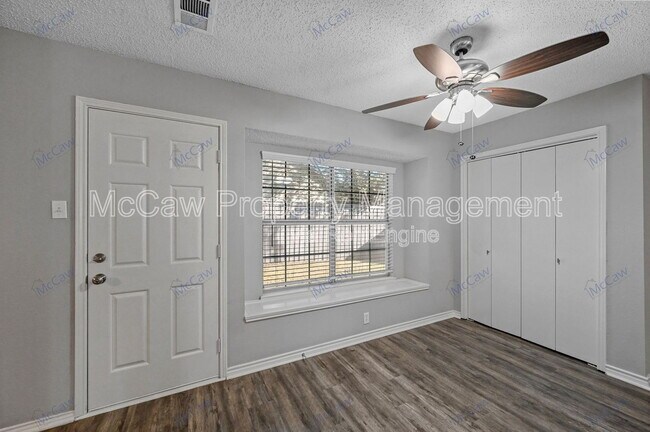 1371 Honeysuckle Ln