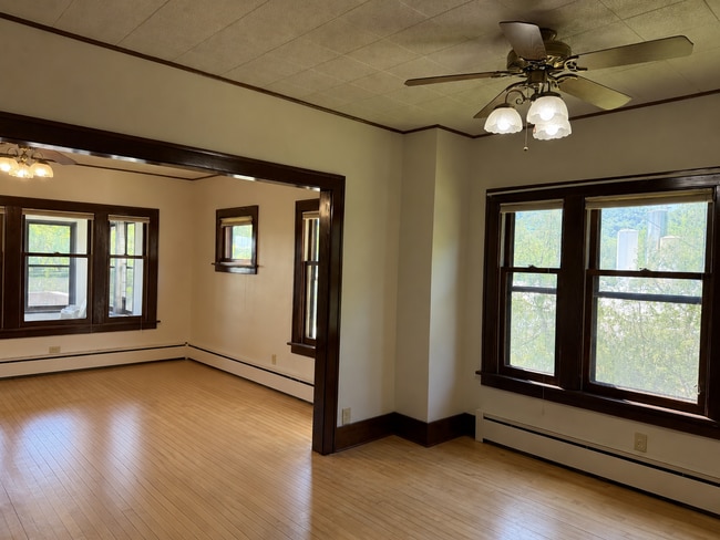 Photo - 5- Bedroom House for Rent in Chaseburg