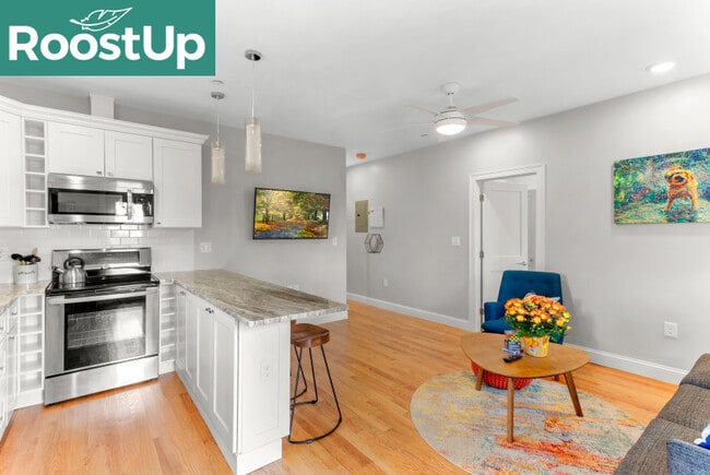 Photo - Furnished Bedroom with Private Bath in Eas...