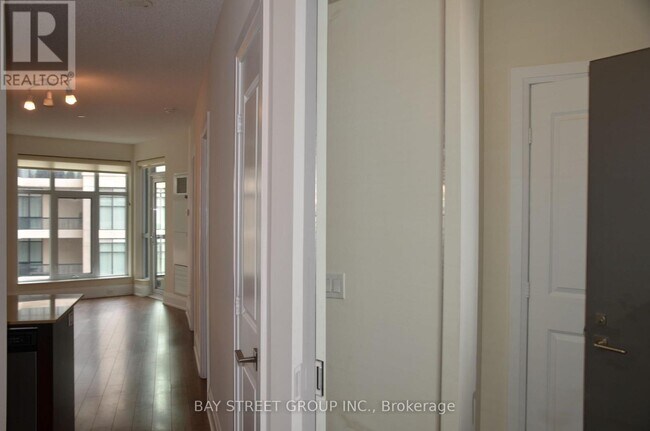 Photo - 1 Old Mill Dr Unit 802