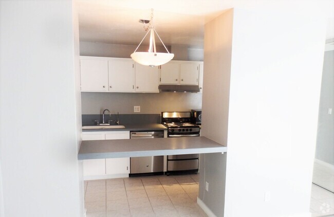 Building Photo - One Bedroom condo in beautiful Pacific Isl... Unit 241