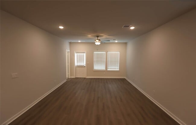 Photo - 8603 Blueberry Ash St