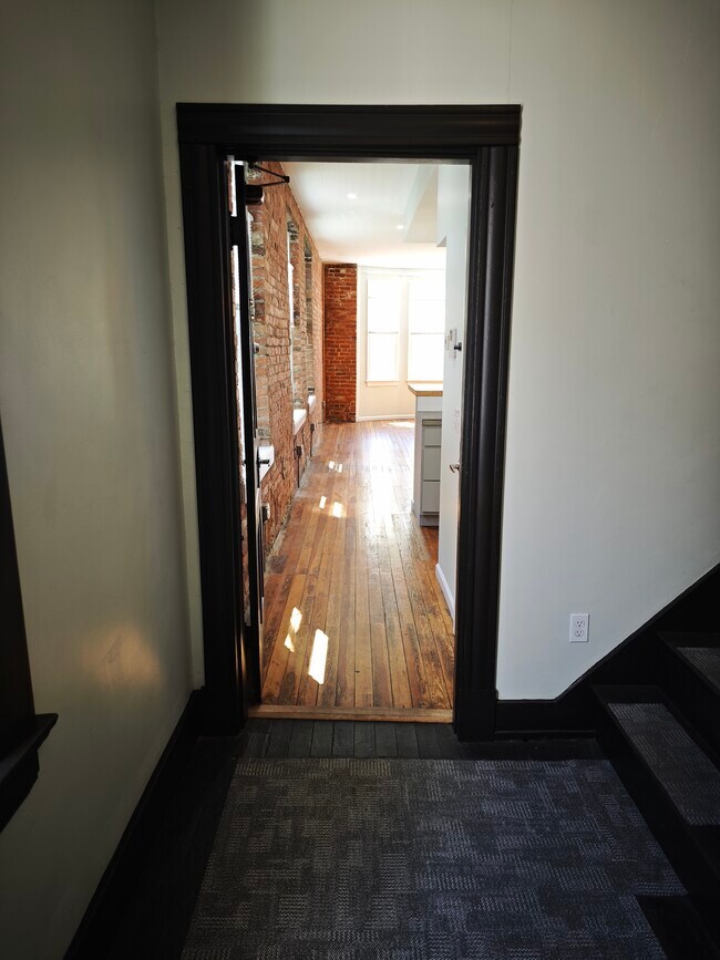 Photo - 836 York St Unit 2