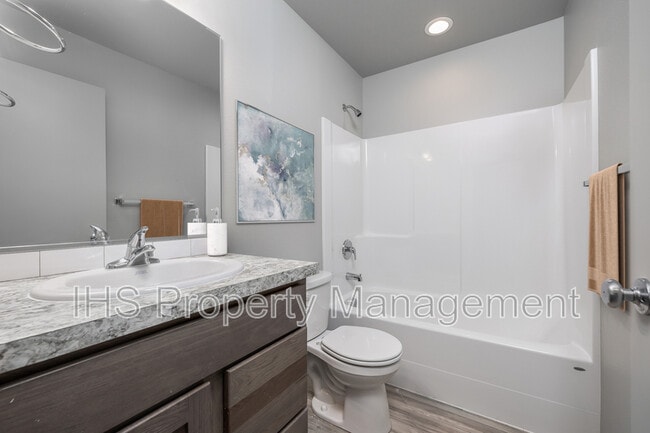 2511 Ronan St