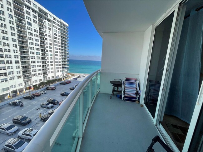 Photo - 3001 S Ocean Dr Condominio Unidad 701