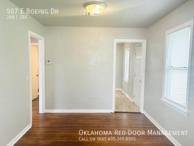 Photo - 507 E Boeing Dr