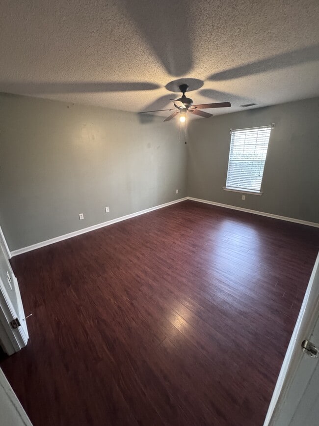 Photo - 125 St Kitts Ct