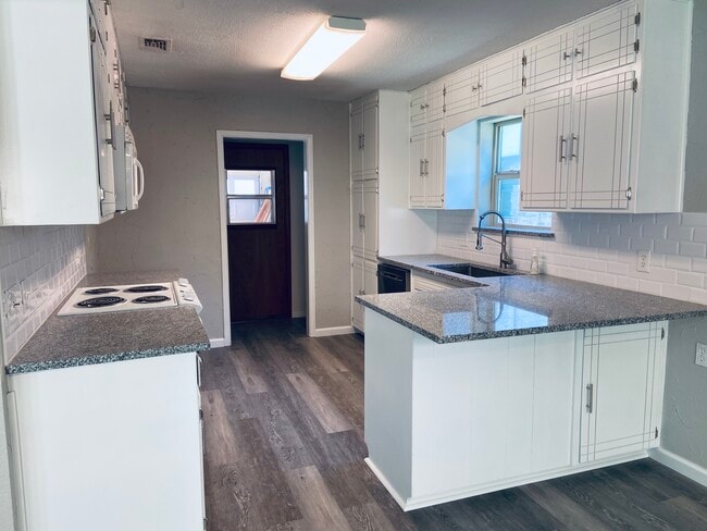 Photo - 701 Morning Glory Ln