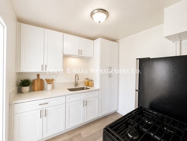 Photo - 1384 Junipero Ave