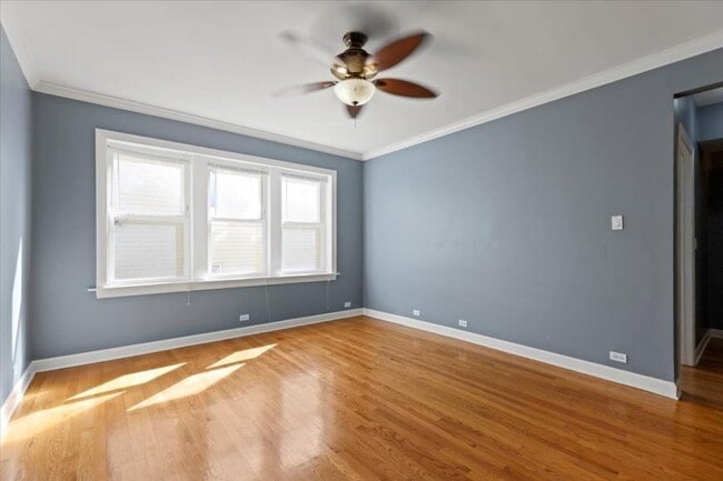 Building Photo - 2 bedroom in Chicago IL 60647 Unit 1B Rental