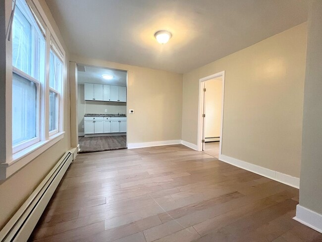 Photo - 46 Hawley St Unit 1- Lower