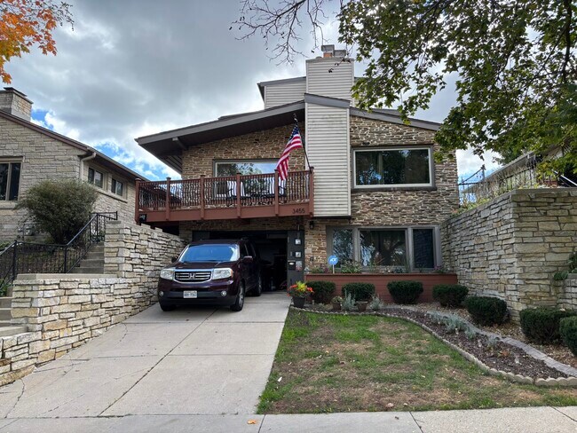 3455 E Lunham Ave Unidad 3455 - Lower