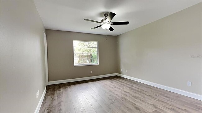 Photo - 1427 Benwick Way