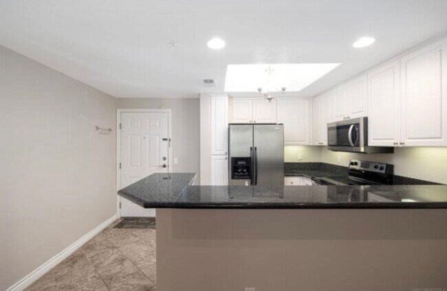 Photo - $2,950 - 1 Bed / 1 Bath Bottom Floor Beautiful Condo at Regents La Jolla Unidad A107