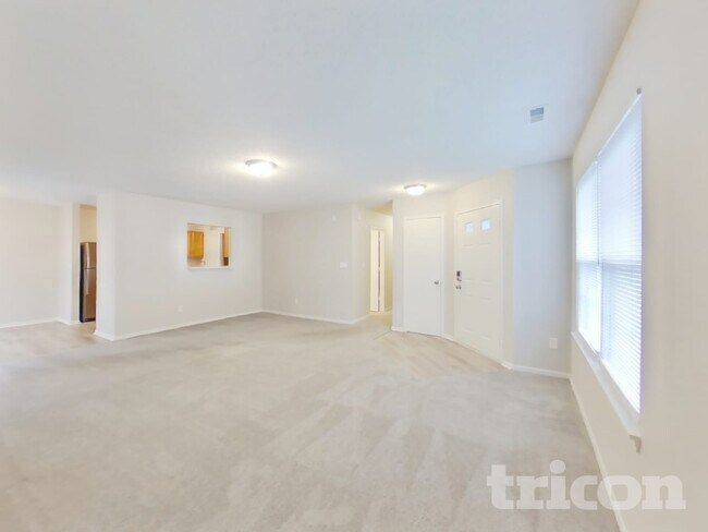 Photo - 1679 Long Lake Dr