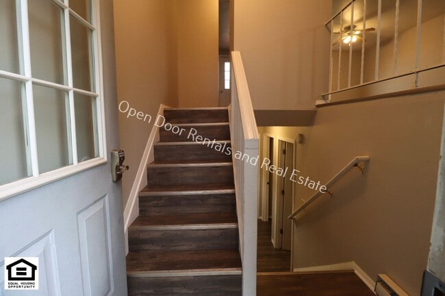 Photo - 301/303 W Hobart St. Unit 301 Hobart St.