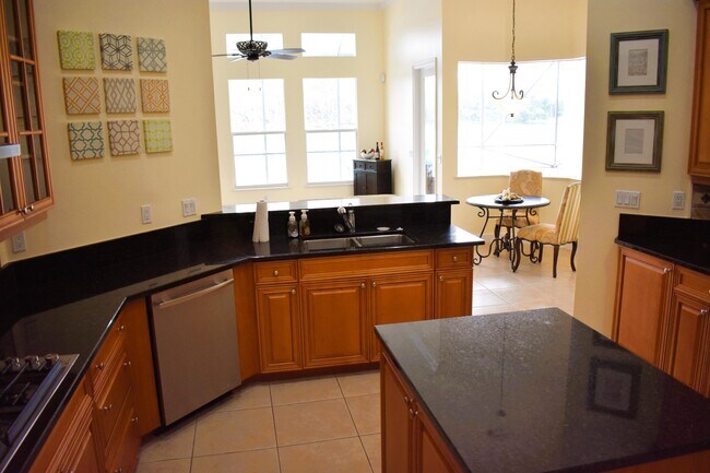 Photo - 895 SW Grand Reserves Blvd