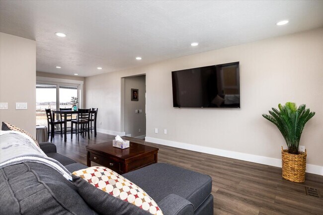 Photo - 5458 NW Tennant Ave