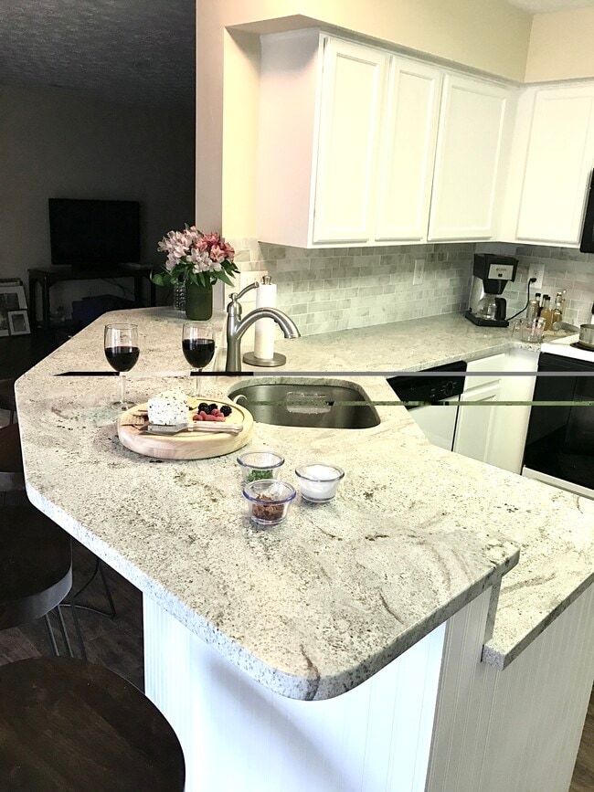 Building Photo - 6117 Springwater Pl Unit 1722