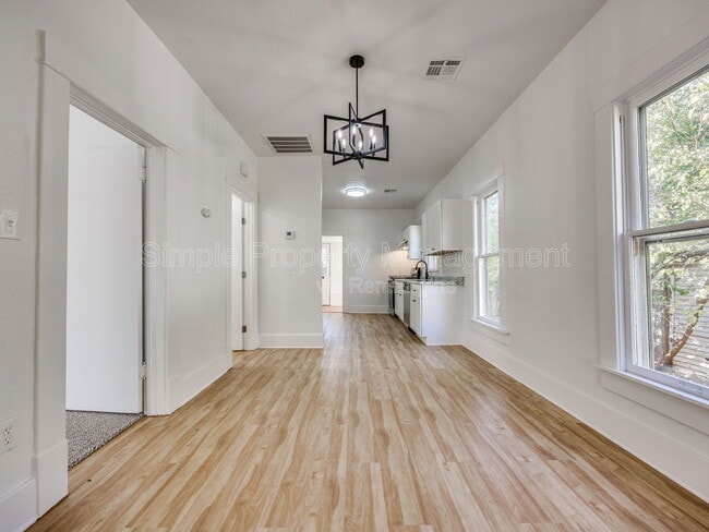 Photo - 811 W Wade St