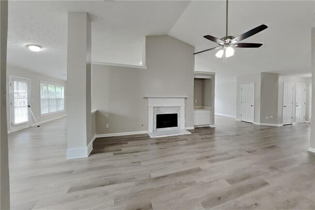 Photo - 2070 Charleston Oak Cir