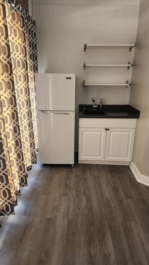 Photo - 109 W Oak St