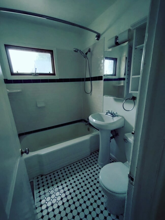 Photo - 1611 Person Ct