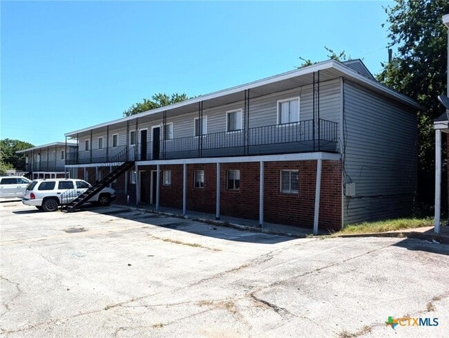 Building Photo - 915 S 15th St Unit 917