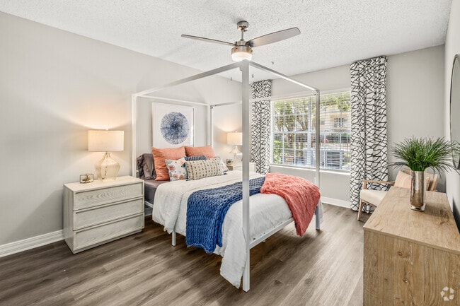 2BR, 2BA - 970 SF Primary Bedroom