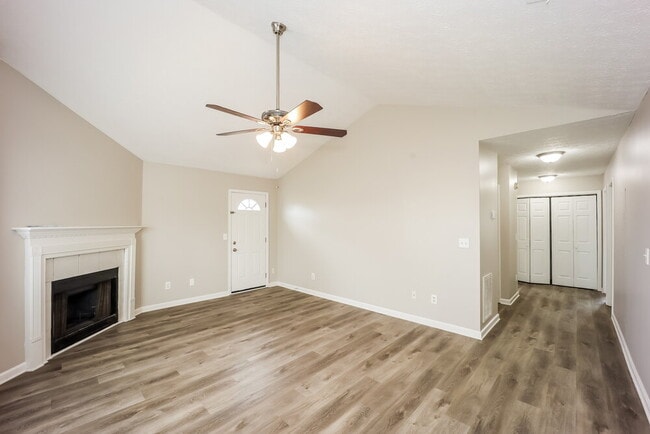 Photo - 220 Willow Springs Dr