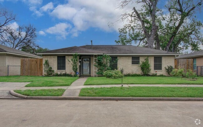 Building Photo - 502 Guyer St Rental