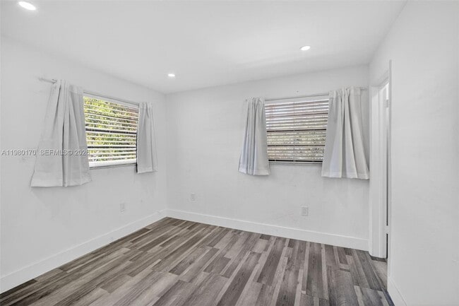 Photo - 3265 Virginia St Unidad 25