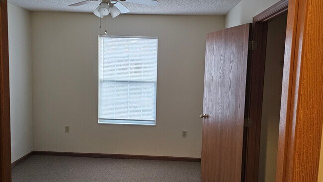 Photo - 571 MacCorkle Ave SW Unit 112