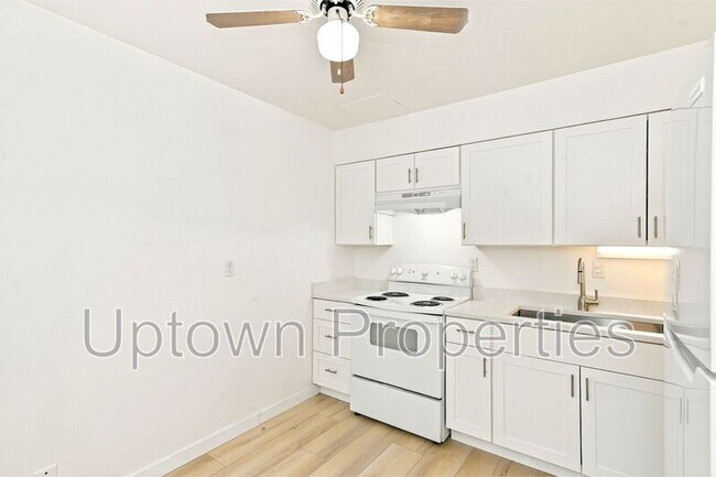 Photo - 1420 SW Bertha Blvd