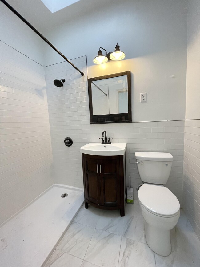 Photo - 38.5 Belmont Ave