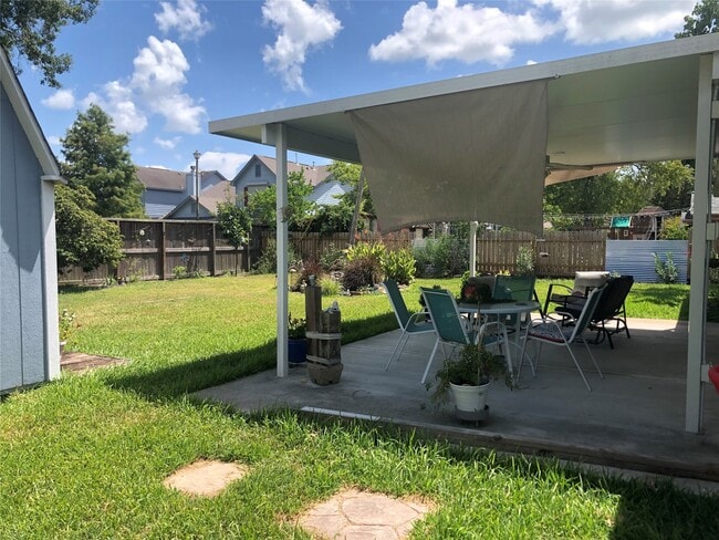 Photo - 306 Cres View St