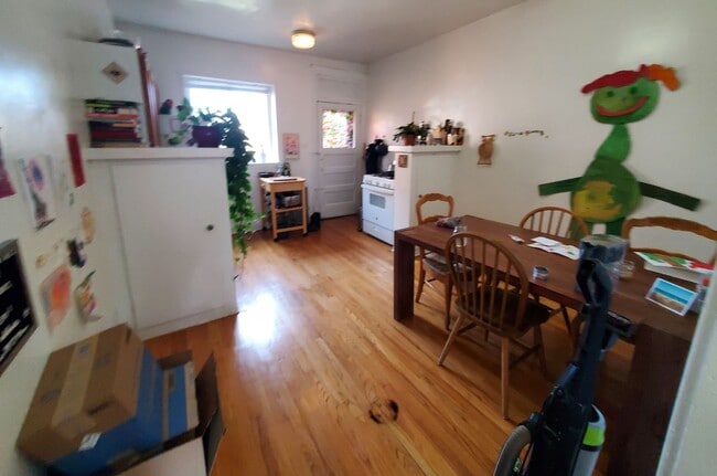 Photo - 2068 W Hutchinson St Unit 2