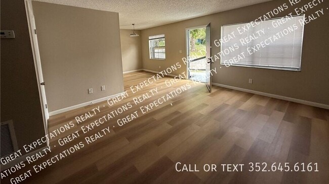 Photo - 137 SE 13th Ave