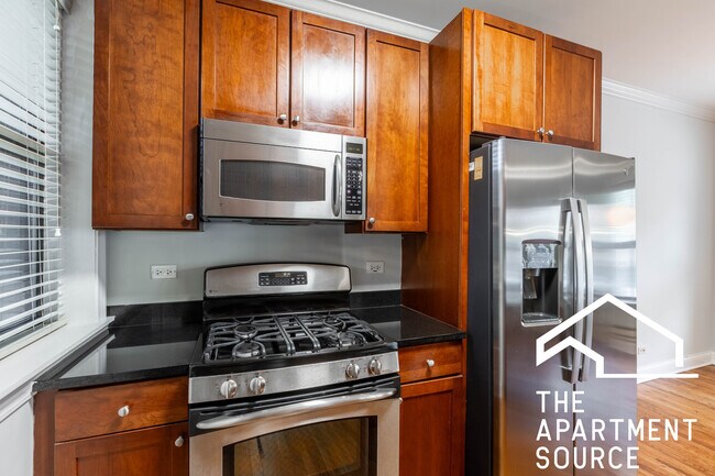 Photo - 736 W Addison St