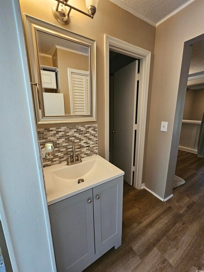 Photo - 610 Putters Ln