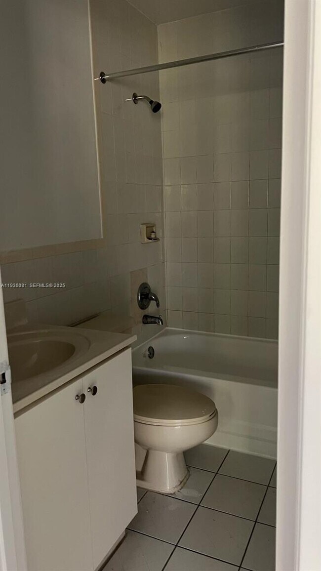 Photo - 1745 W 58th St Unit 202