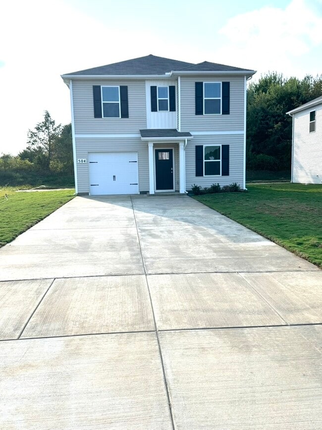 Building Photo - 504 Cloudland Dr Rental