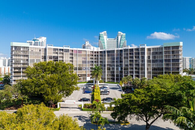 Photo - Towers of Oceanview East