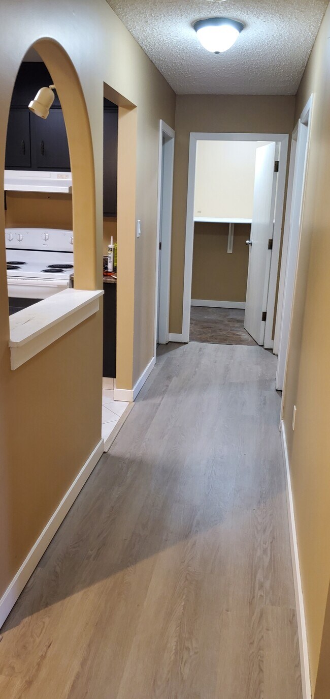 Photo - 5328-354 54 St