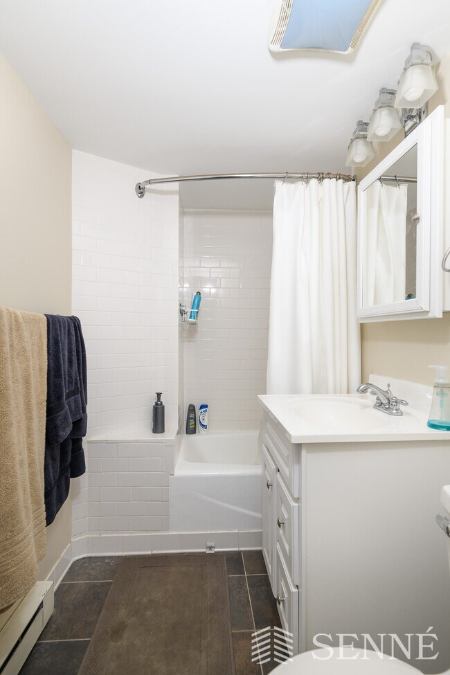 Photo - 48 Trowbridge St Unidad 4C