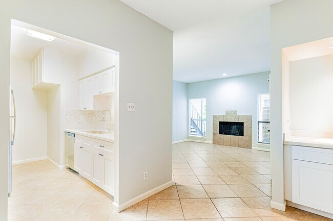 1818 Augusta Dr Unit 27