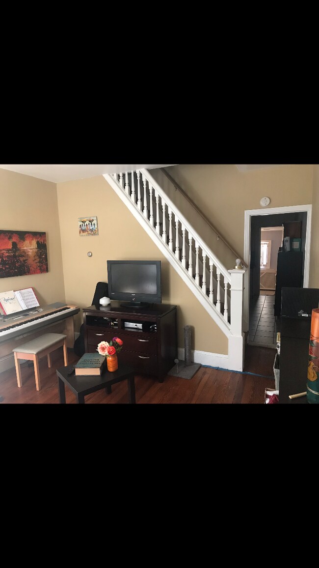 Photo - 124 Burnside St